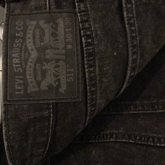 Acid washed black Levi’s/ 30L, 30W - Picture 2 of 2